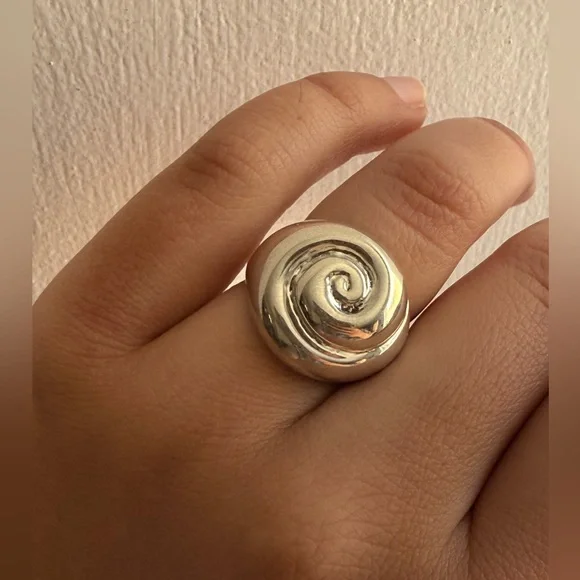 Sophie Buhai • Nautilus Ring 🐚 - Picture 3 of 8
